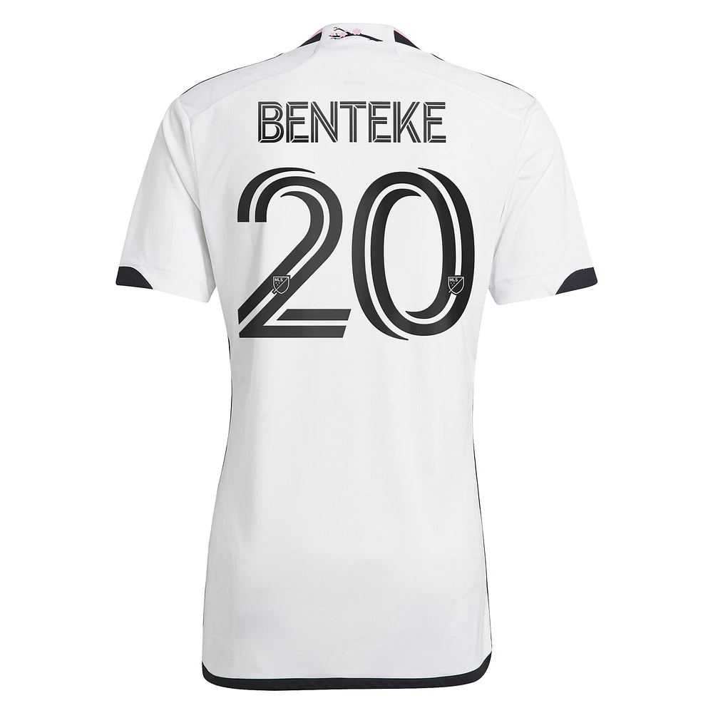 Homme adidas Christian Benteke Blanc D.C. United 2023 The Cherry Blossom Kit Replica Player Jersey