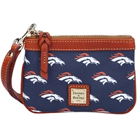 Dooney & Bourke Denver Broncos Signature Suki Crossbody avec poignet moyen