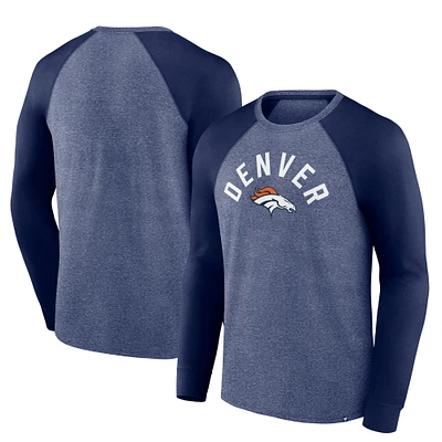 T-shirt à manches longues raglan tri-blend Arc Away de Denver Broncos la collection Fanatics Heather Navy pour homme