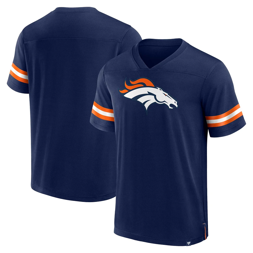 T-shirt à col en V Fanatics pour hommes bleu marine Denver Broncos Jersey Tackle