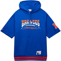 Sweat à capuche manches courtes pour hommes Mitchell & Ness Royal Denver Broncos d'avant-match