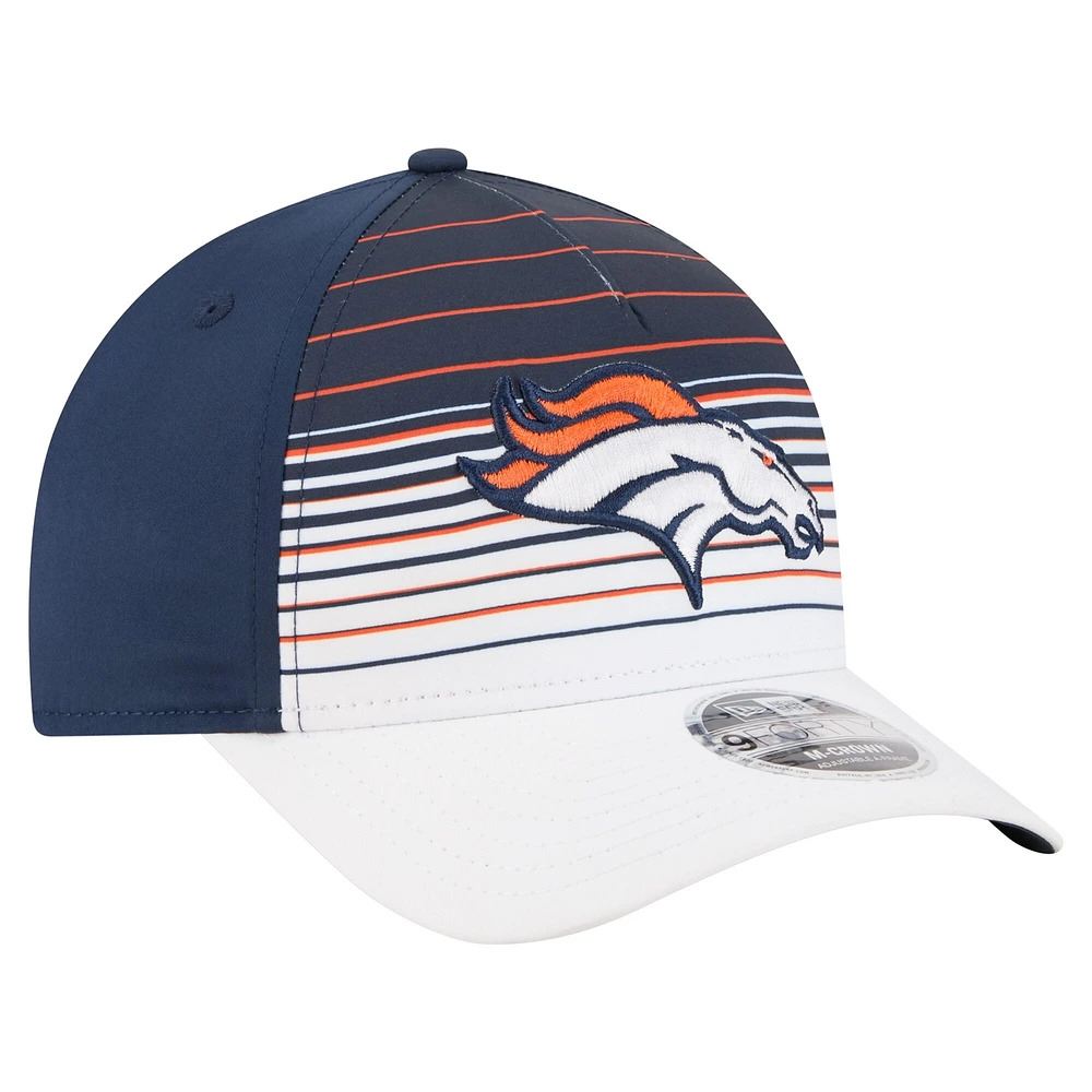 Casquette ajustable New Era 9FORTY M-Crown A-Frame pour homme, blanc/bleu marine, Denver Broncos Adventure Gradient
