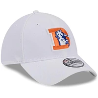 Men's New Era White Denver Broncos Throwback 39THIRTY Flex Hat