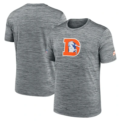 T-shirt Nike gris Denver Broncos Sideline Velocity Throwback Performance pour homme