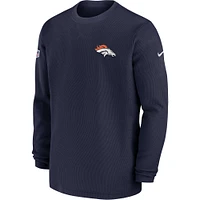 Haut à manches longues Nike bleu marine Denver Broncos 2023 Sideline Throwback Heavy Brushed Waffle pour homme