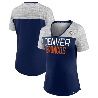 T-shirt à col en V Fanatics pour femmes bleu marine/gris chiné Denver Broncos Close Quarters