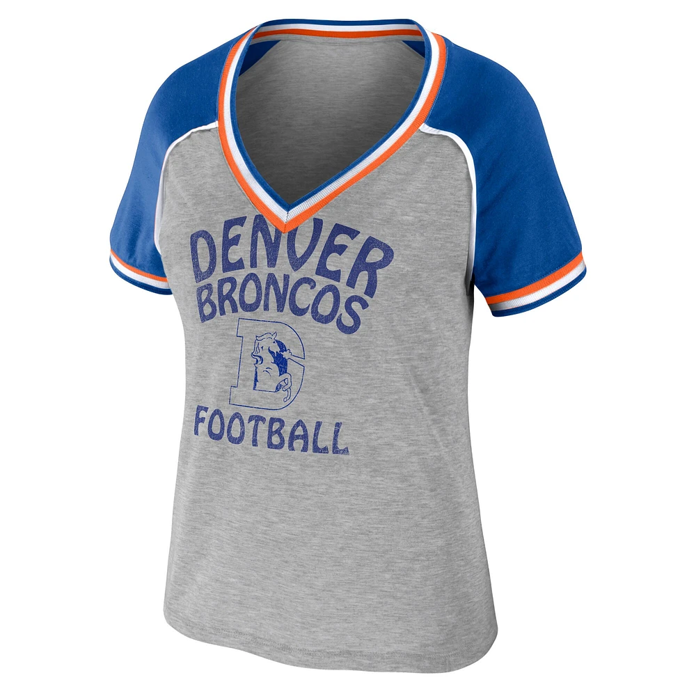 T-shirt à col en V court et raglan pour femme WEAR by Erin Andrews de Denver Broncos, gris chiné