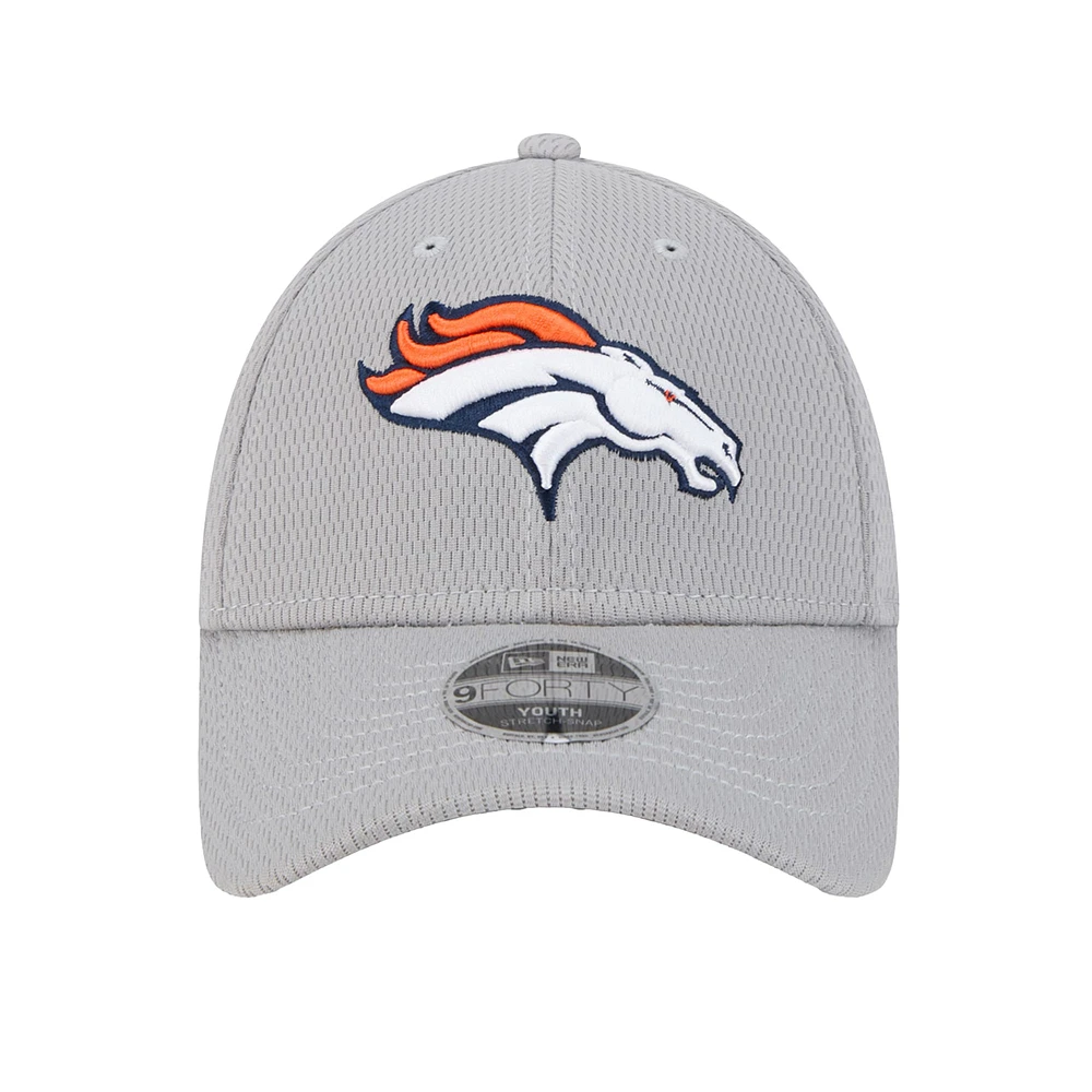 Casquette ajustable Main 9FORTY des Denver Broncos de New Era pour jeunes, grise