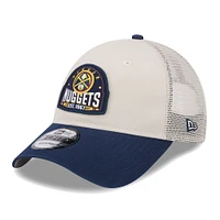 Casquette ajustable 9FORTY Denver Nuggets Throwback Patch Trucker 9FORTY New Era pour hommes, kaki/bleu marine