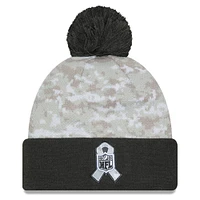 Bonnet en tricot à revers avec pompon et motif camouflage numérique Detroit Lions 2024 Salute To Service New Era blanc/graphite pour homme