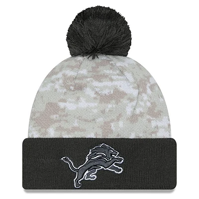 Bonnet en tricot à revers avec pompon et motif camouflage numérique Detroit Lions 2024 Salute To Service New Era blanc/graphite pour homme