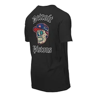 T-shirt New Era noir pour homme avec motif Sugar Skulls des Detroit Pistons