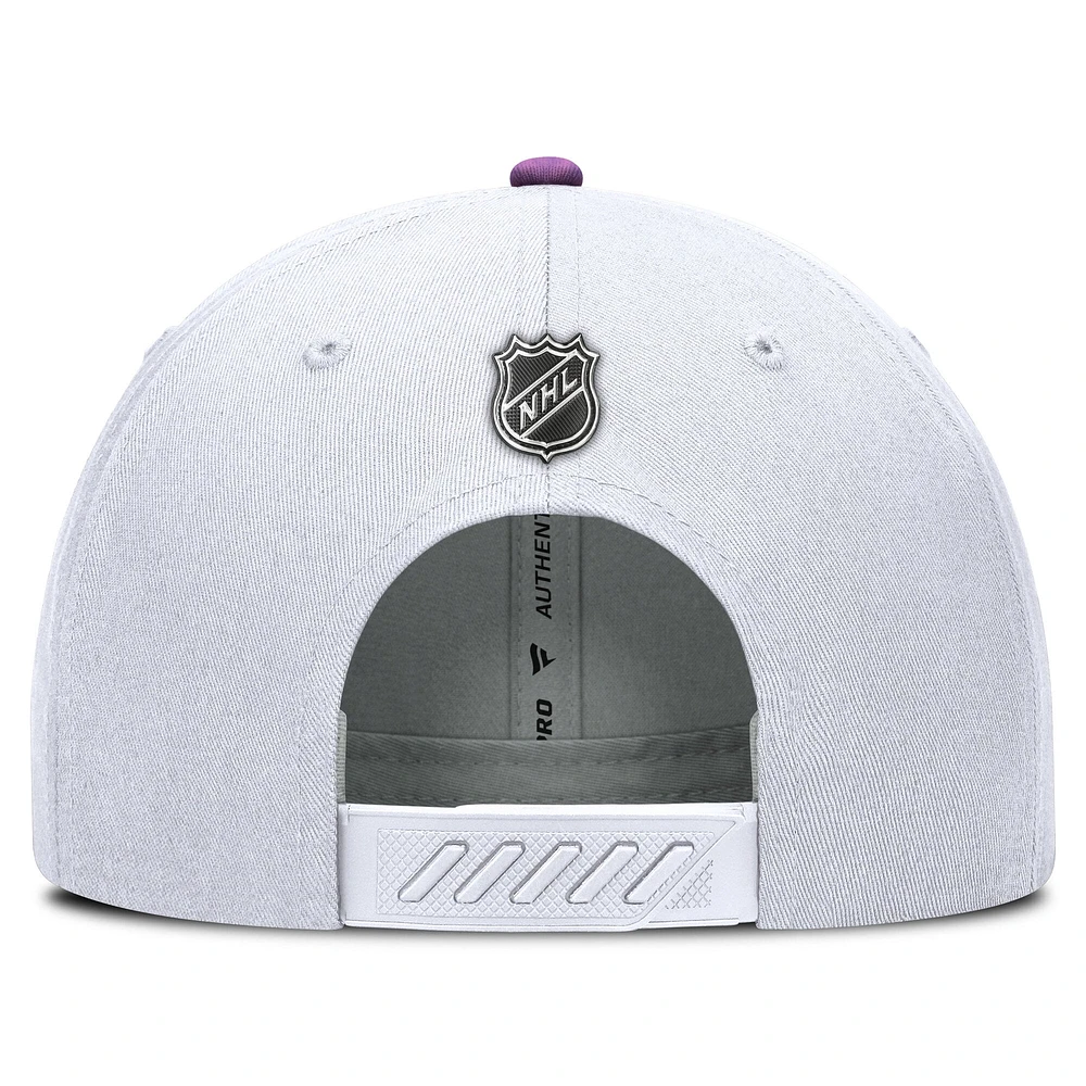 Casquette ajustable authentique Pro Hockey Fights Cancer des Red Wings de Detroit pour hommes Fanatics White