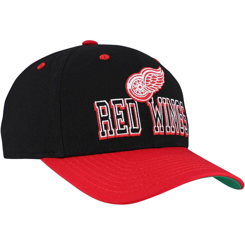 Men's Mitchell & Ness Black/Red Detroit Red Wings Backside Script Two-Tone Pro Crown Adjustable Hat