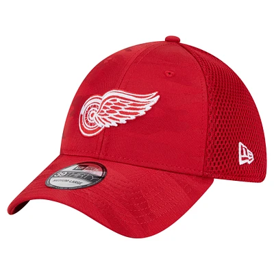 Men's New Era  Red Detroit Wings Active Subtle Camo 39THIRTY Flex Hat