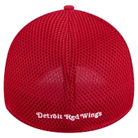 Men's New Era  Red Detroit Wings Linear Featherweight 39THIRTY Flex Hat