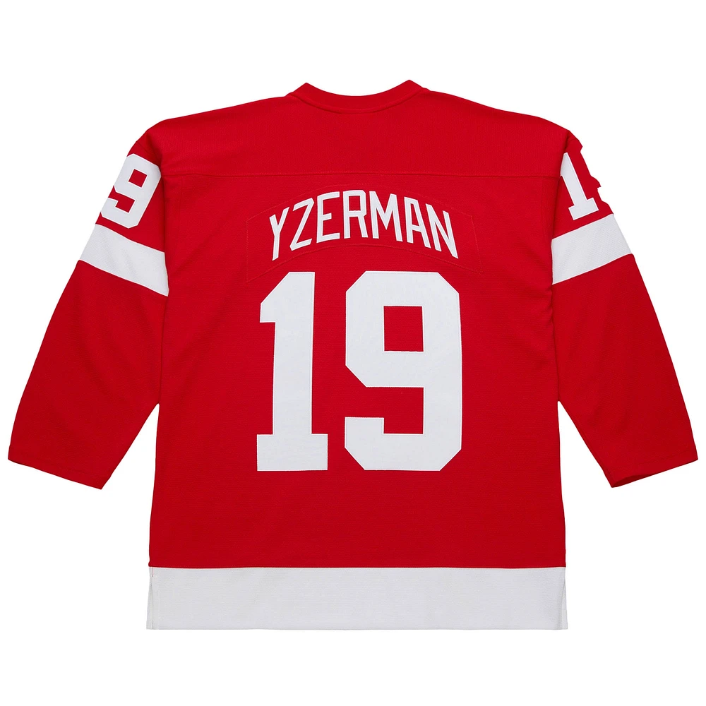 Maillot de jeu puissance Steve Yzerman Scarlet Detroit Red Wings 1996-97 pour homme