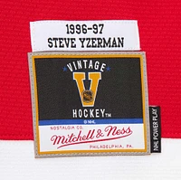 Maillot de jeu puissance Steve Yzerman Scarlet Detroit Red Wings 1996-97 pour homme