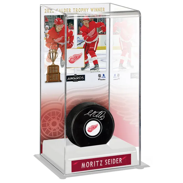 Moritz Seider Detroit Red Wings Fanatics Authentic Autographed 16 x 20  Skating with Puck Photograph