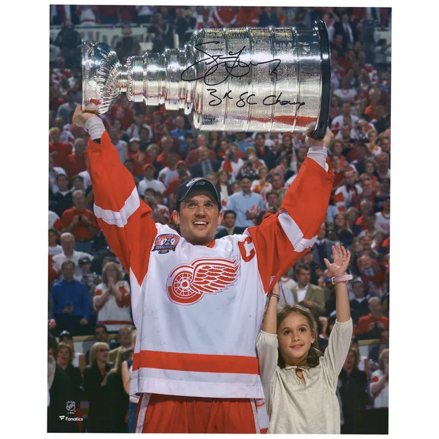 Steve Yzerman Autographed Red Detroit Red Wings Jersey at 's Sports  Collectibles Store