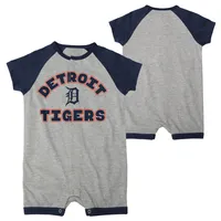 Infant  Heather Gray Detroit Tigers Extra Base Hit Raglan Full-Snap Romper