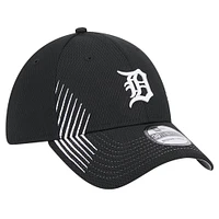 Men's New Era Black Detroit Tigers Active Dash Mark 39THIRTY Flex Hat