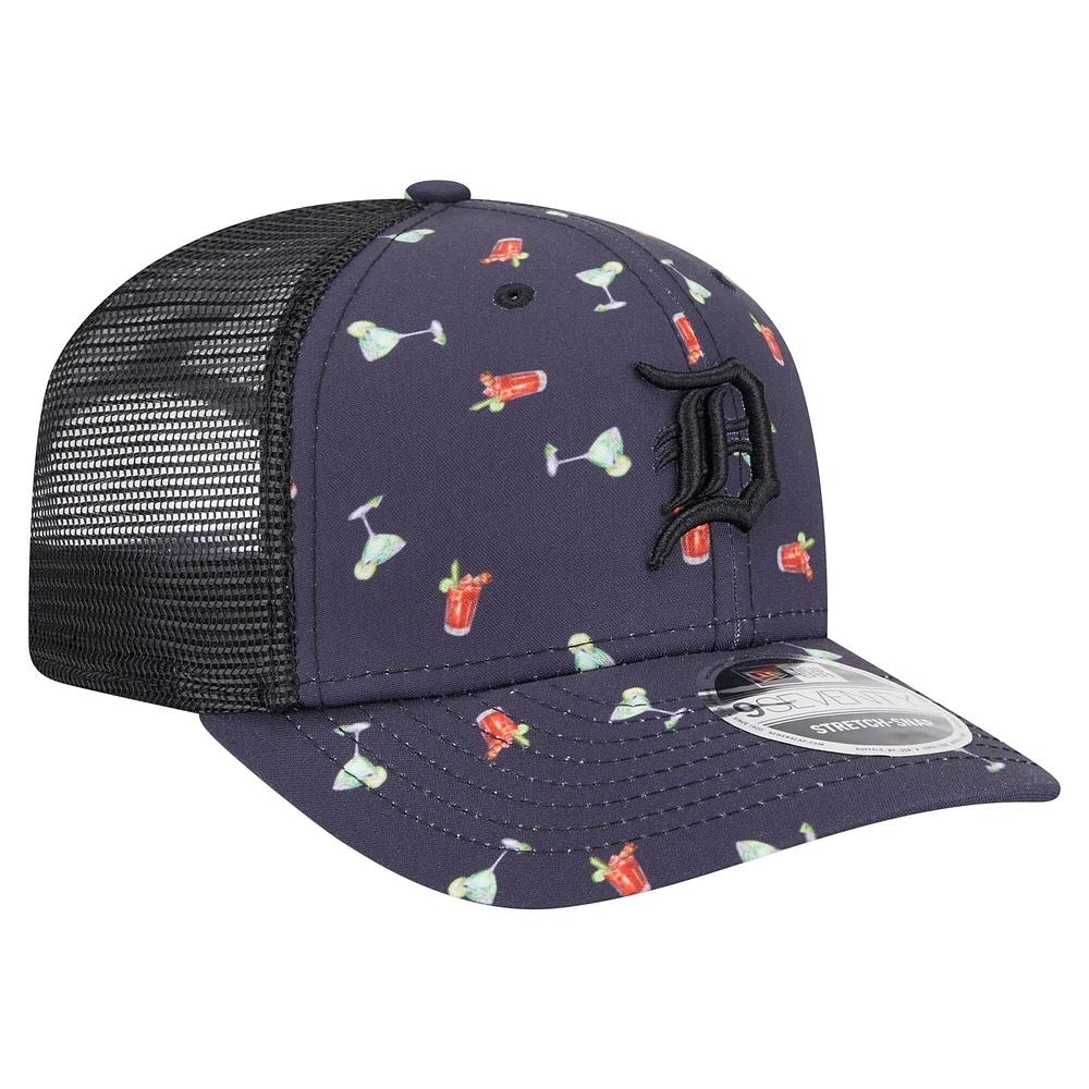 Casquette extensible à bouton-pression New Era bleu marine Detroit Tigers Adventure Drinks Pattern 9SEVENTY pour homme