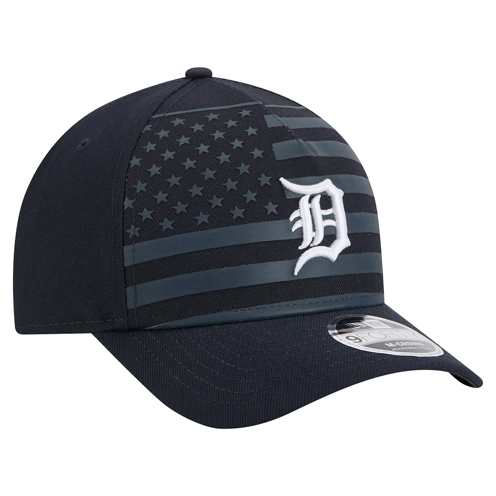 Casquette ajustable New Era 9FORTY M-Crown A-Frame bleu marine pour homme, motif drapeau américain, Detroit Tigers