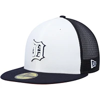 Casquette ajustée 59FIFTY pour entraînement au bâton sur le terrain des Detroit Tigers 2023 New Era homme, blanc/bleu marine