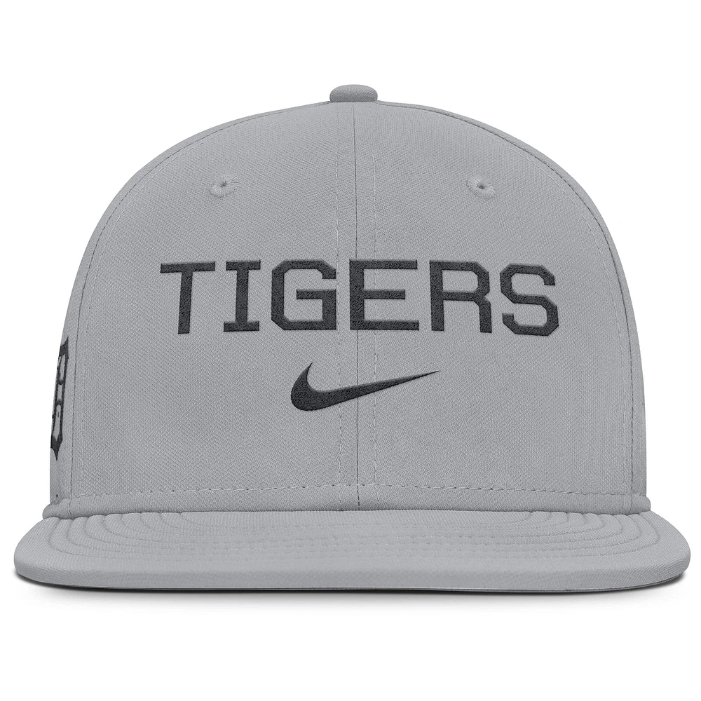 Men's Nike Gray Detroit Tigers True Performance Fitted Hat