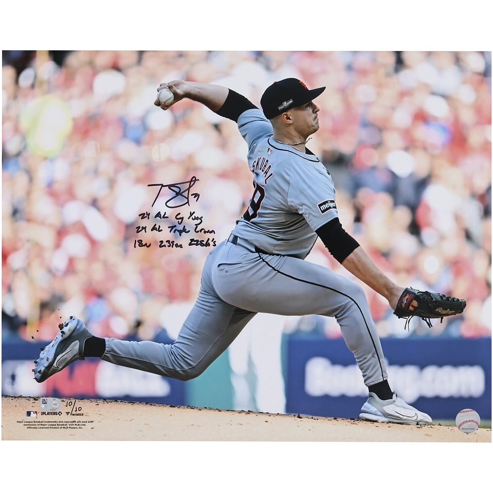 Photographie de lanceur autographiée de 16" x 20" de Tarik Skubal avec inscriptions multiples des Detroit Tigers - Édition limitée #10/10