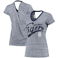 T-shirt enveloppant dans le dos à col en V pour femmes Touch Navy Detroit Tigers Hail Mary