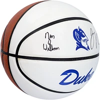 Ballon de basket blanc signé à plusieurs reprises par Jayson Tatum et Zion Williamson des Duke Blue Devils