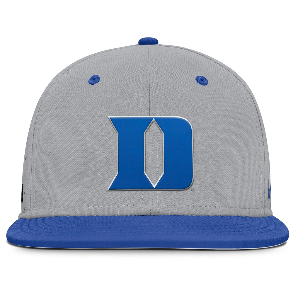 Casquette ajustée Nike grise Duke Blue Devils On-Field Dugout True Performance pour homme