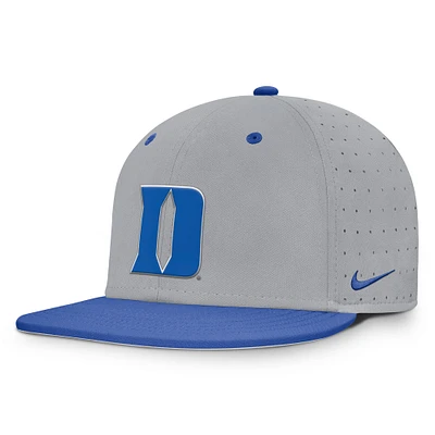 Casquette ajustée Nike grise Duke Blue Devils On-Field Dugout True Performance pour homme