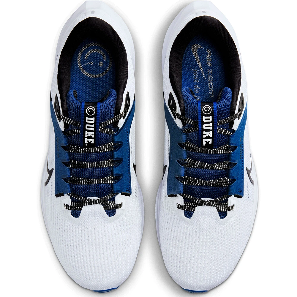 Chaussure de running unisexe Nike Duke Blue Devils Zoom Pegasus 40 blanche