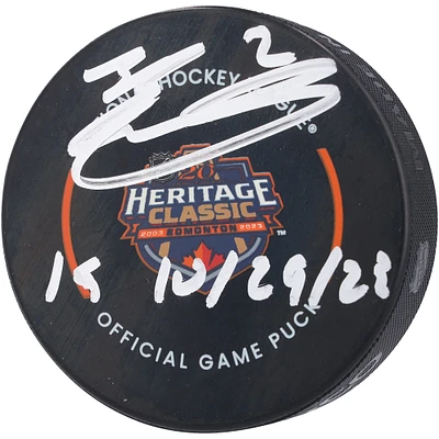 Rondelle officielle de match Heritage Classic 2023 autographiée par Evan Bouchard des Oilers d'Edmonton avec l'inscription « 1G 10/29/23 »