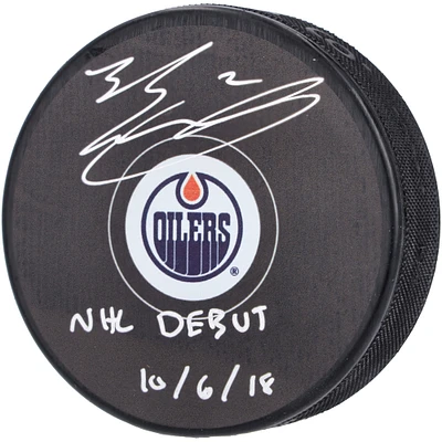 Rondelle de hockey autographiée par Evan Bouchard des Oilers d'Edmonton avec l'inscription « NHL Debut 10/6/18 »