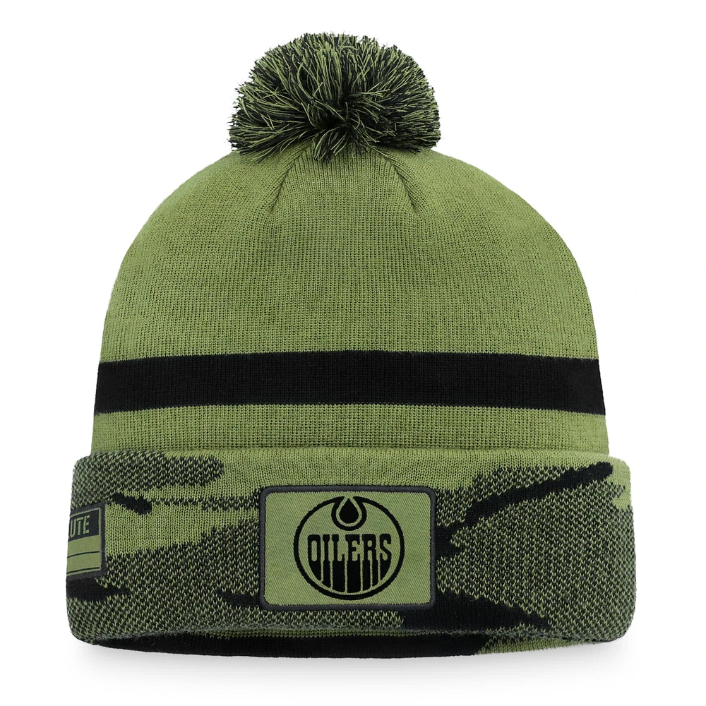 Bonnet en tricot à revers militaire Fanatics Camo Edmonton Oilers pour hommes avec pompon