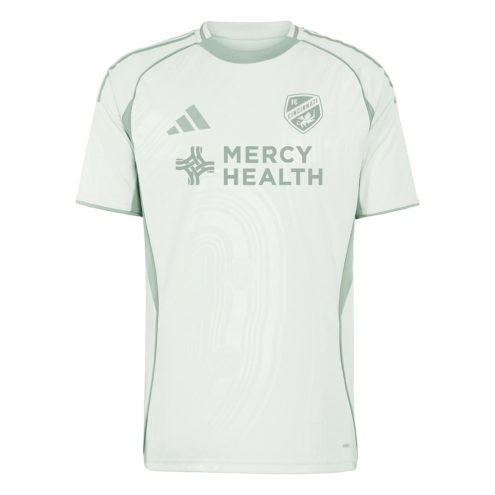Haut d'avant-match adidas vert clair FC Cincinnati 2025 One Planet pour homme