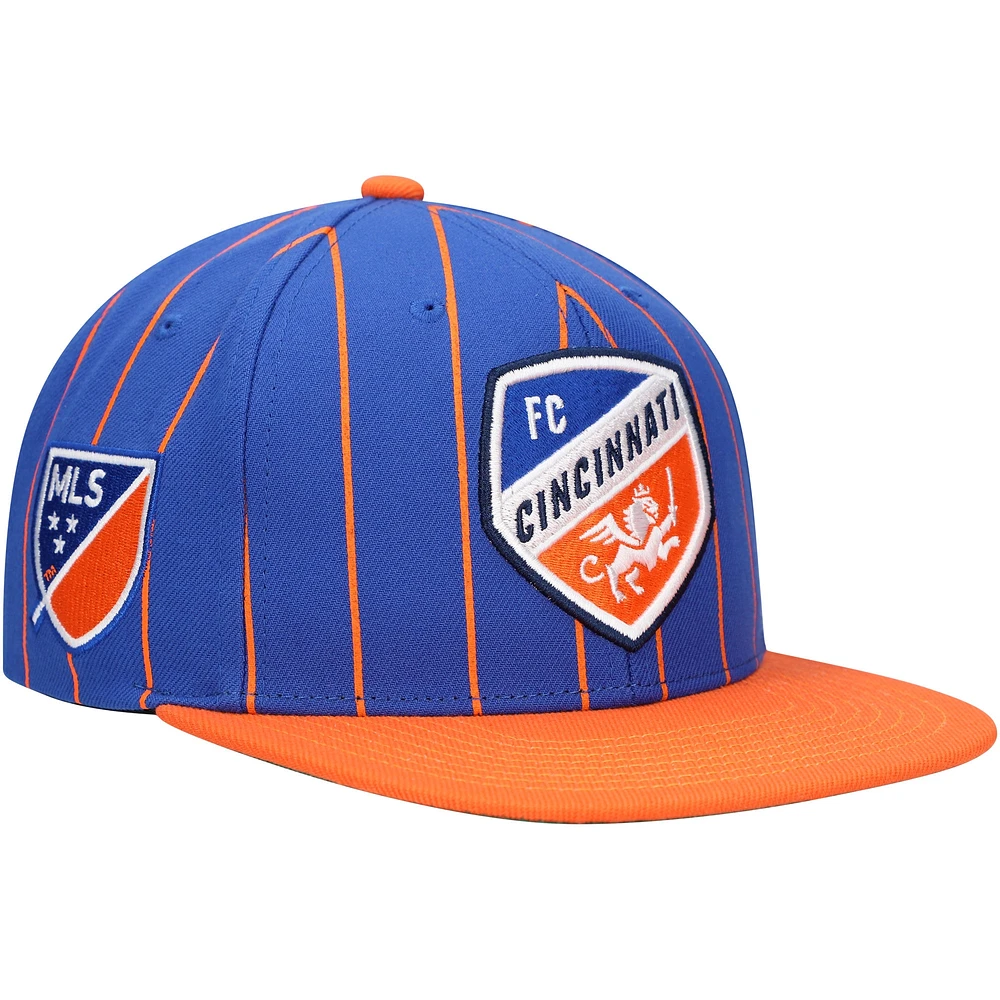 Pin Mitchell & Ness Blue FC Cincinnati Team Snapback pour homme