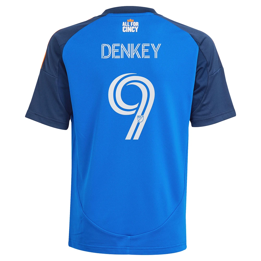 Maillot de joueur réplique orange et bleu FC Cincinnati 2025 pour jeunes adidas Kévin Denkey