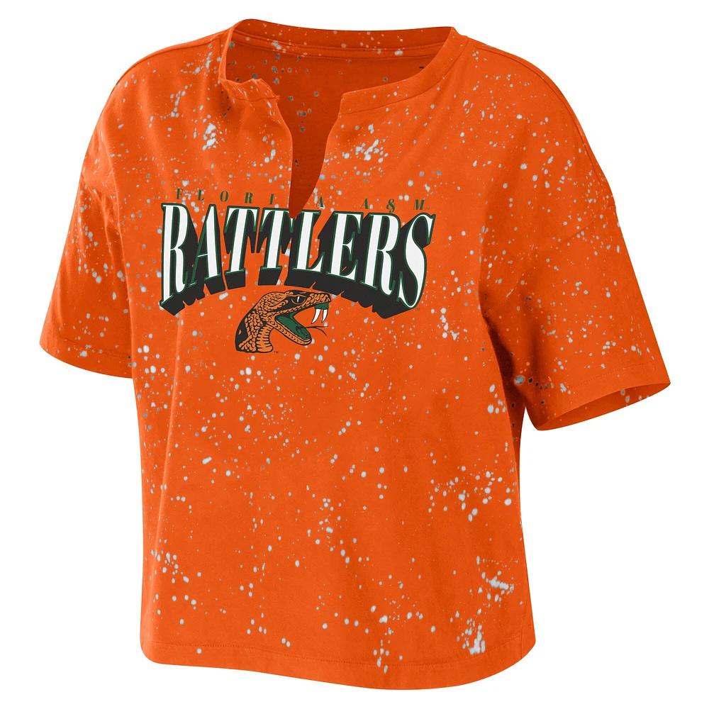 Women's WEAR by Erin Andrews Florida A&M Rattlers Bleach Wash Splatter T-shirt court à encolure crantée