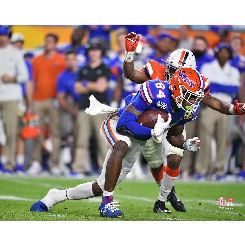 Kyle Trask Florida Gators Unsigned Looking to Pass Photograph