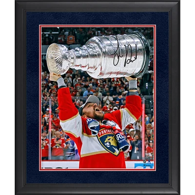 Sam Reinhart Florida Panthers dédicacé les champions de la Coupe Stanley 2024 encadrée 16" x 20" Raising Cup Photographie