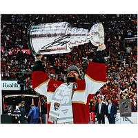 Sergei Bobrovsky Florida Panthers dédicacé les champions de la Coupe Stanley 2024 8" x 10" Photographie de la Coupe Raising