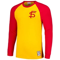 T-shirt à manches longues raglan flammé légendaire Mitchell & Ness Gold Florida State Seminoles pour hommes