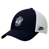 Casquette ajustable Nike Georgetown Hoyas Club Trucker bleu marine/blanc pour homme