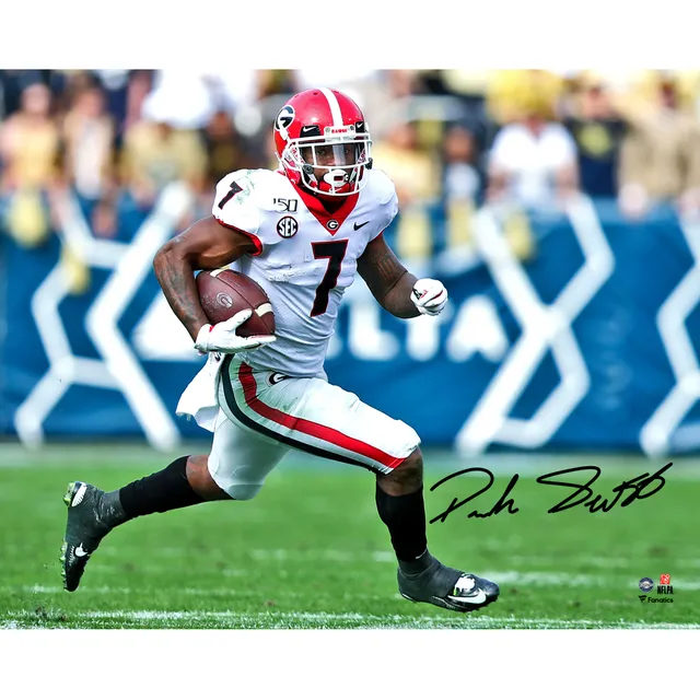 D'Andre Swift Georgia Bulldogs Unsigned Break Away Run Photograph