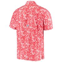 Men's Columbia Red Georgia Bulldogs Super Slack Tide Button-Up Shirt